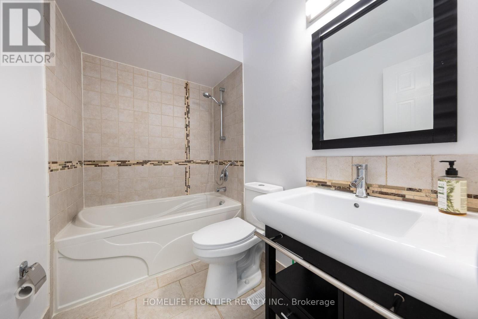 289 - 23 Observatory Lane, Richmond Hill, ON - Indoor Photo Showing Bathroom