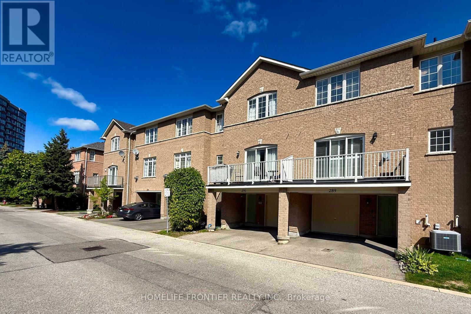 289 - 23 Observatory Lane, Richmond Hill, ON - Outdoor