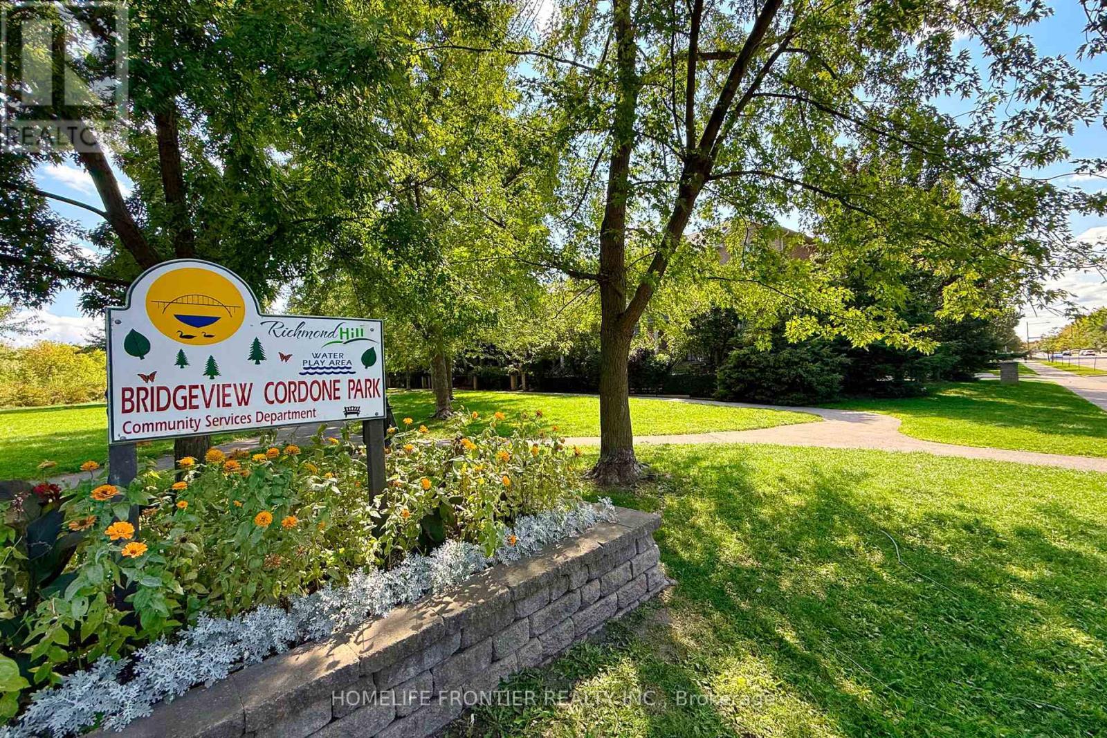 289 - 23 Observatory Lane, Richmond Hill, ON - Outdoor