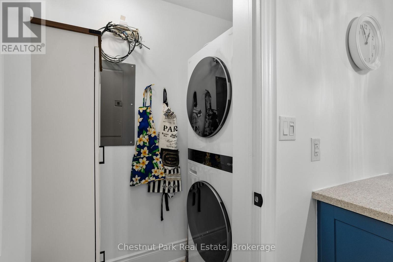 402 - 391B Manitoba Street, Bracebridge (Macaulay), ON - Indoor Photo Showing Laundry Room