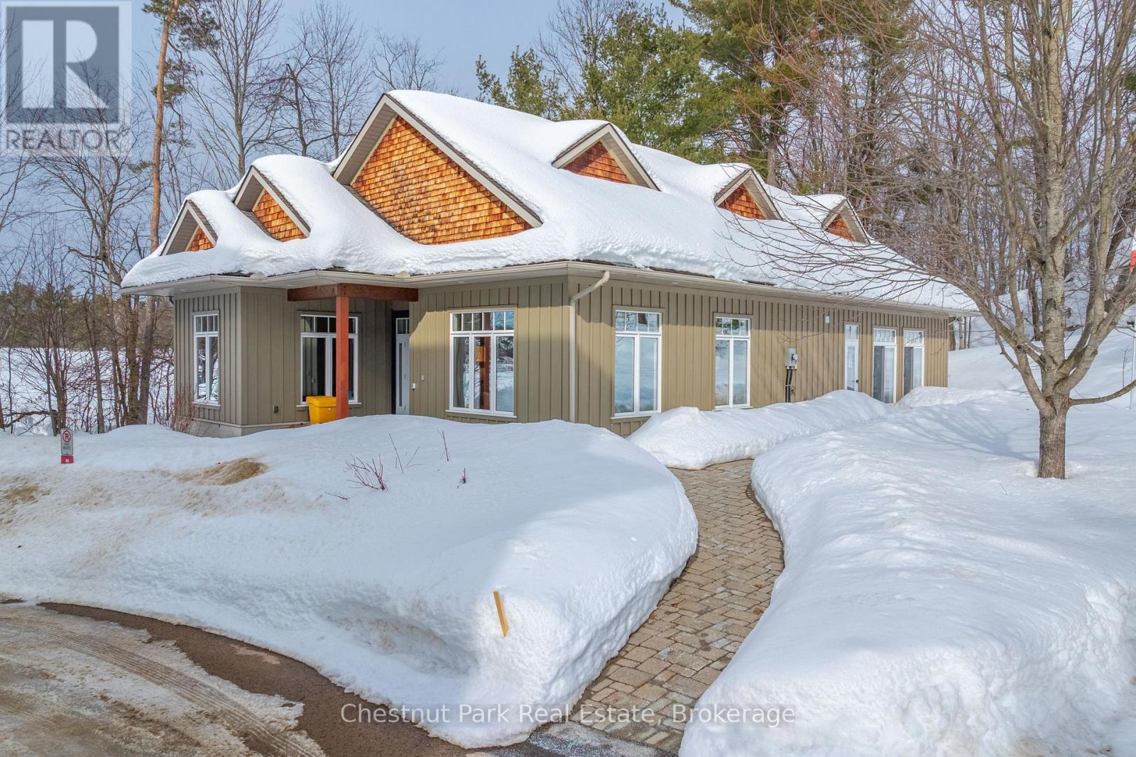 Clubhouse - 402 - 391B Manitoba Street, Bracebridge (Macaulay), ON - Outdoor With Facade
