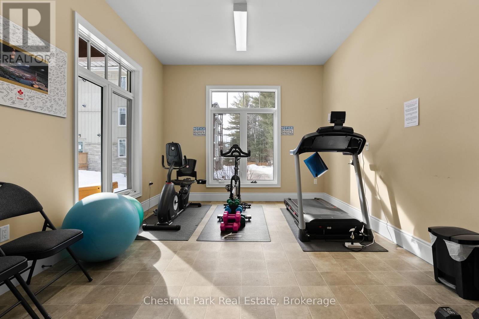 Clubhouse-Fitness Studio - 402 - 391B Manitoba Street, Bracebridge (Macaulay), ON - Indoor Photo Showing Gym Room