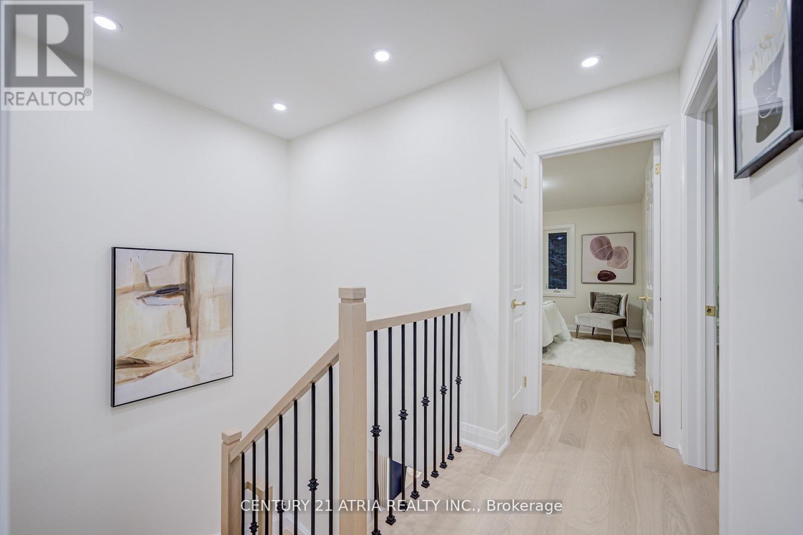 10 - 590 Sandhurst Circle, Toronto, ON - Indoor Photo Showing Other Room
