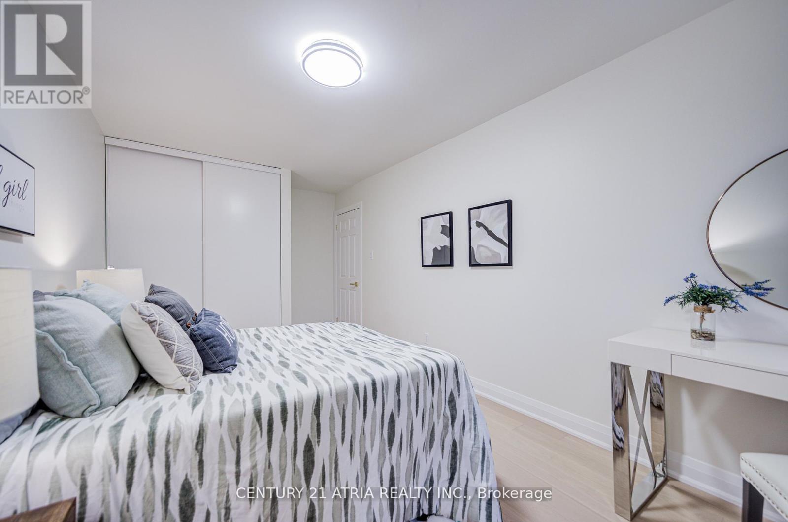 10 - 590 Sandhurst Circle, Toronto, ON - Indoor Photo Showing Bedroom