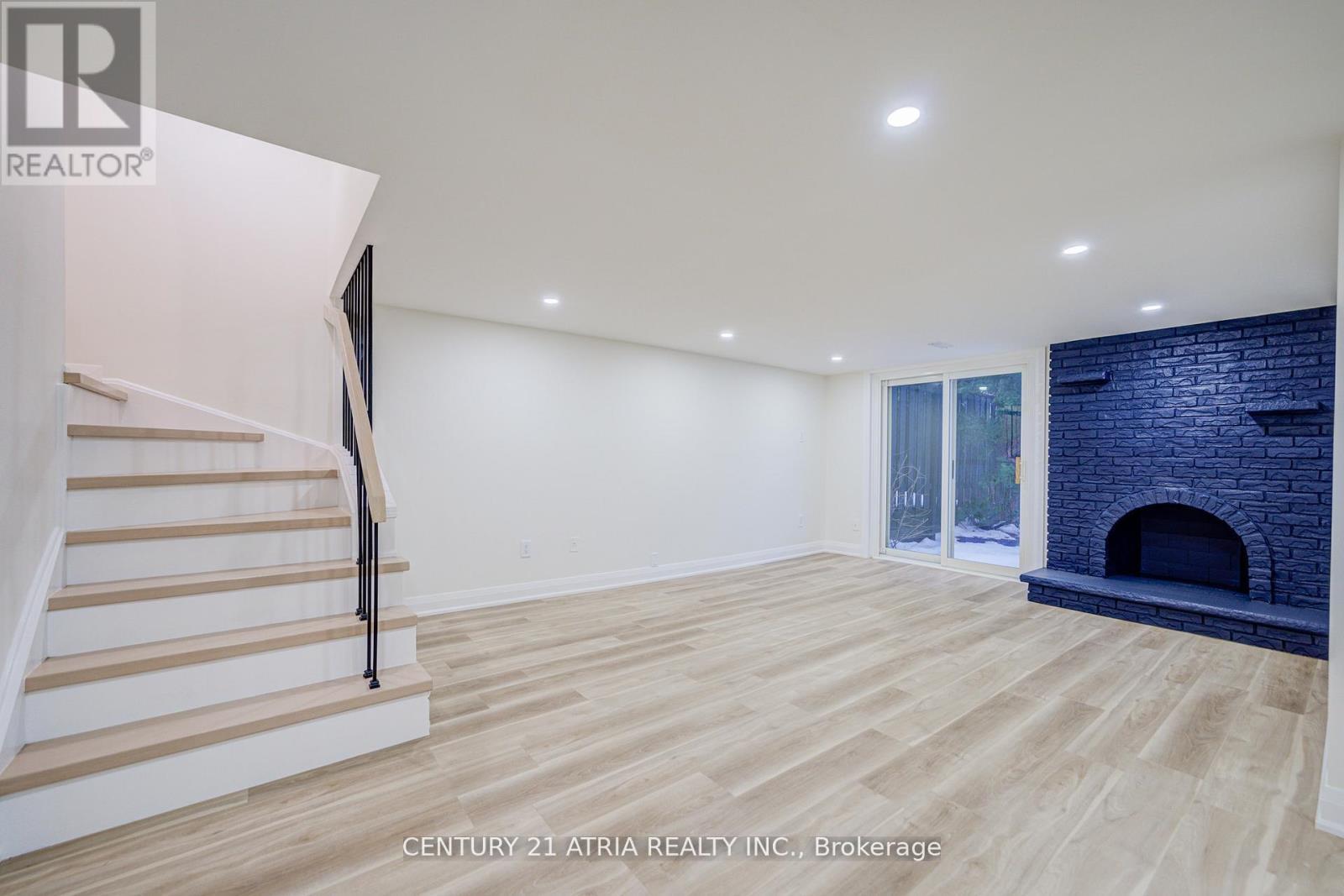 10 - 590 Sandhurst Circle, Toronto, ON - Indoor Photo Showing Other Room