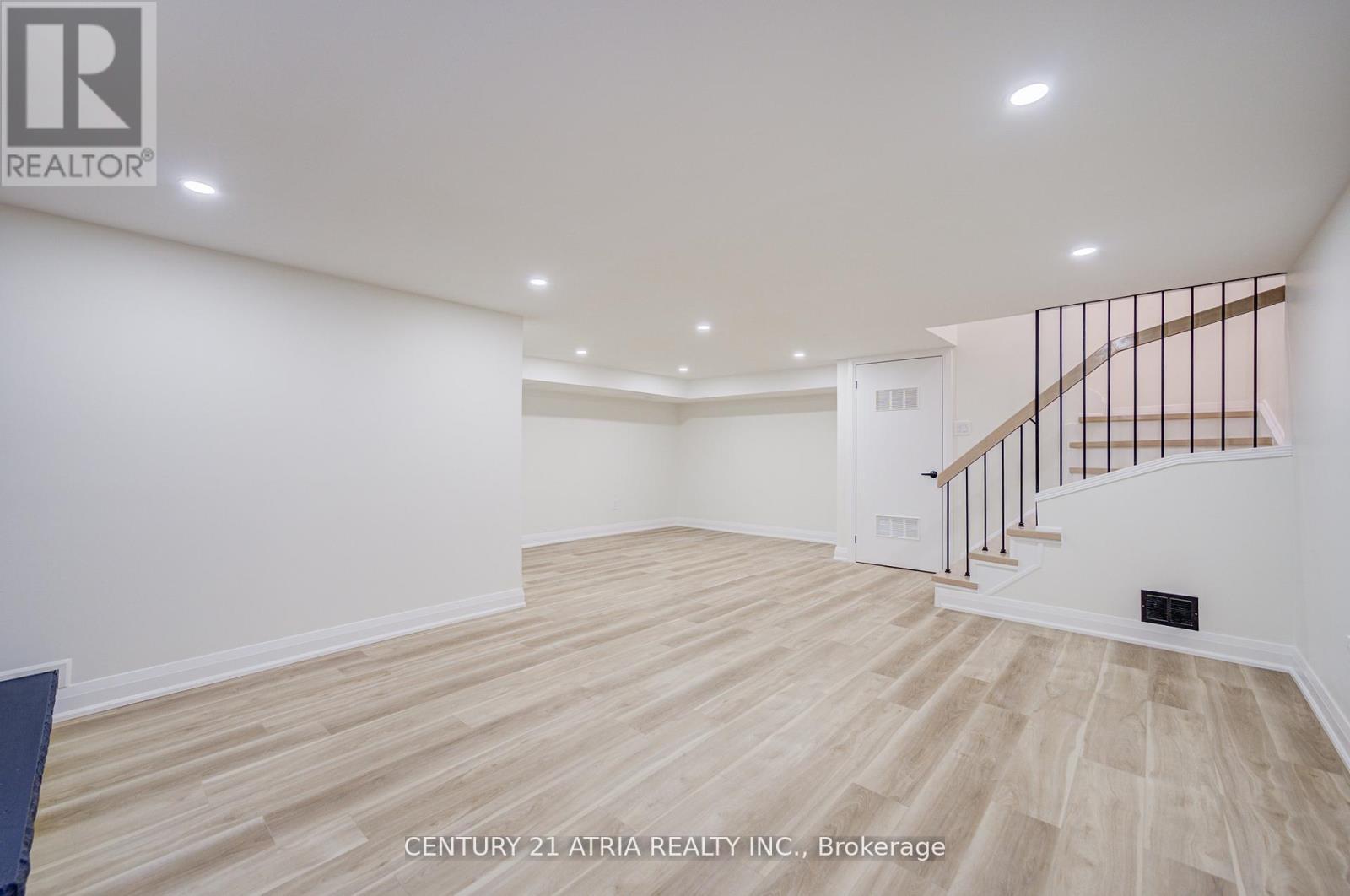 10 - 590 Sandhurst Circle, Toronto, ON - Indoor Photo Showing Other Room