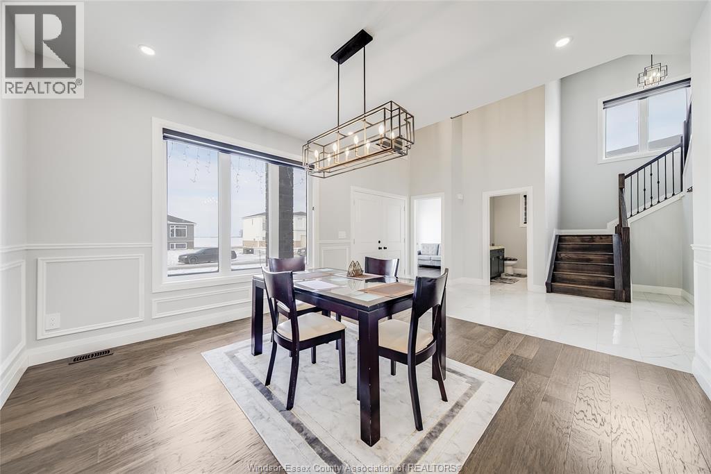 4433 Belmont, Comber, ON - Indoor Photo Showing Dining Room