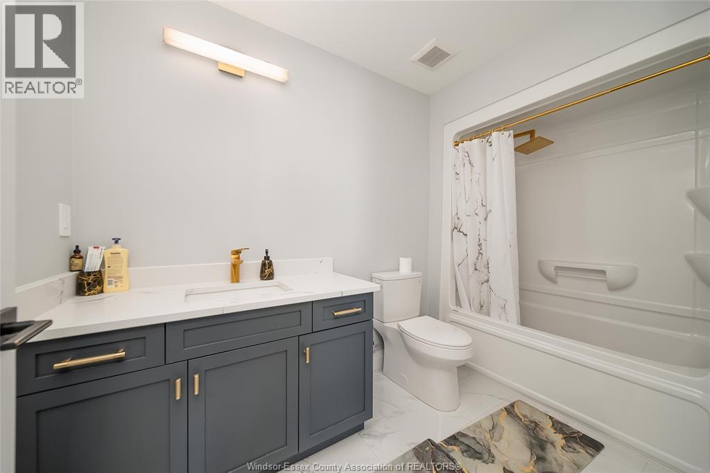 4433 Belmont, Comber, ON - Indoor Photo Showing Bathroom