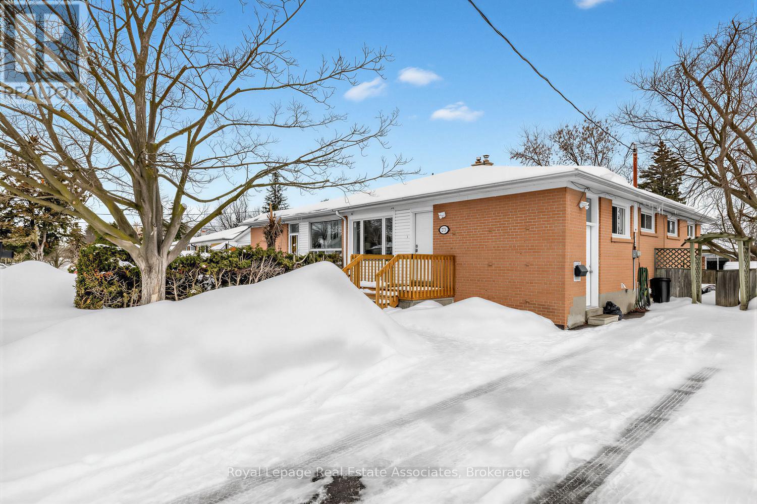 273 Bluegrass Boulevard, Richmond Hill, ON - Outdoor