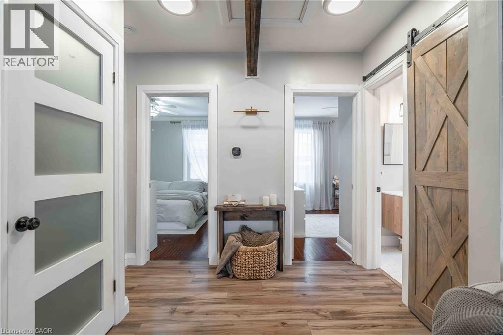 35 Charles Avenue, St. Catharines, ON - Indoor Photo Showing Other Room