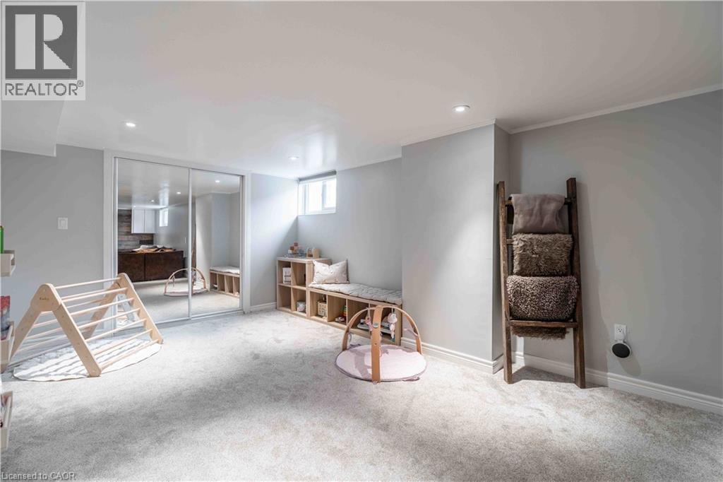 35 Charles Avenue, St. Catharines, ON - Indoor