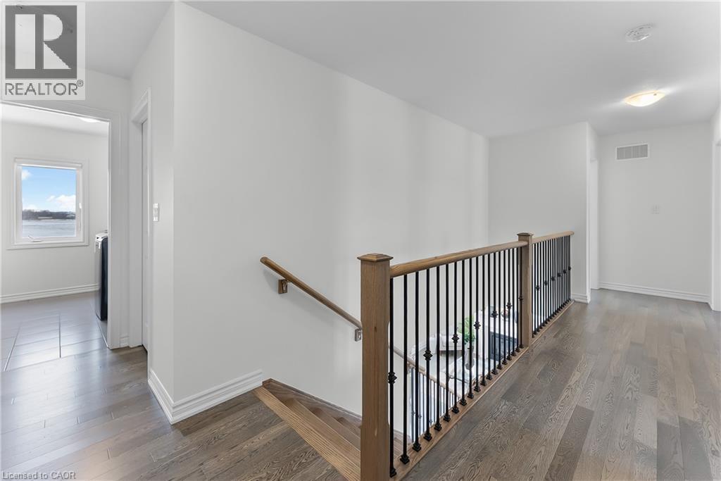 229 Vanilla Trail, Thorold, ON - Indoor Photo Showing Other Room