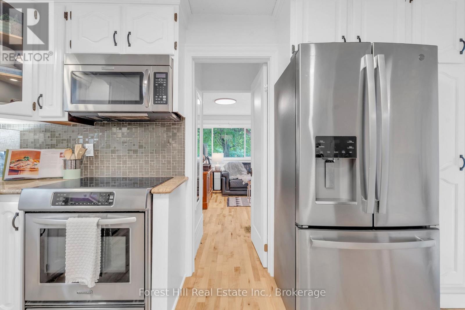 161 Herbert Street, Waterloo, ON - Indoor Photo Showing Kitchen