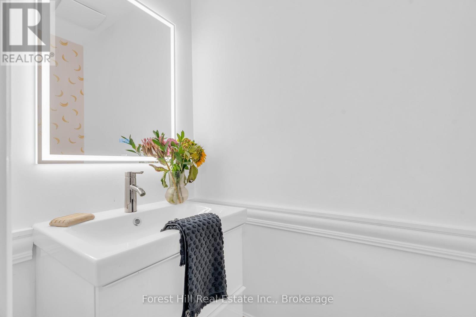 161 Herbert Street, Waterloo, ON - Indoor Photo Showing Bathroom