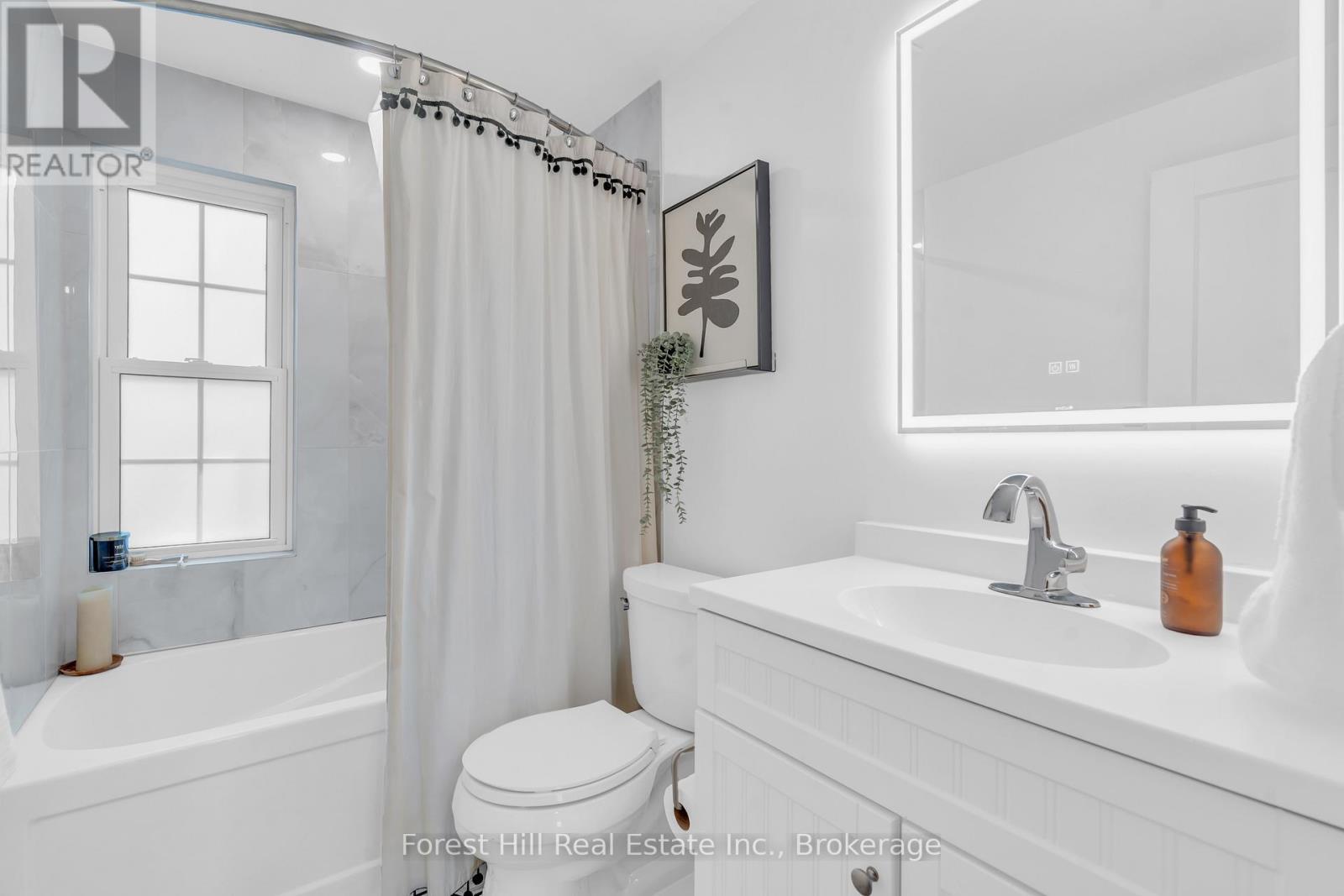 161 Herbert Street, Waterloo, ON - Indoor Photo Showing Bathroom