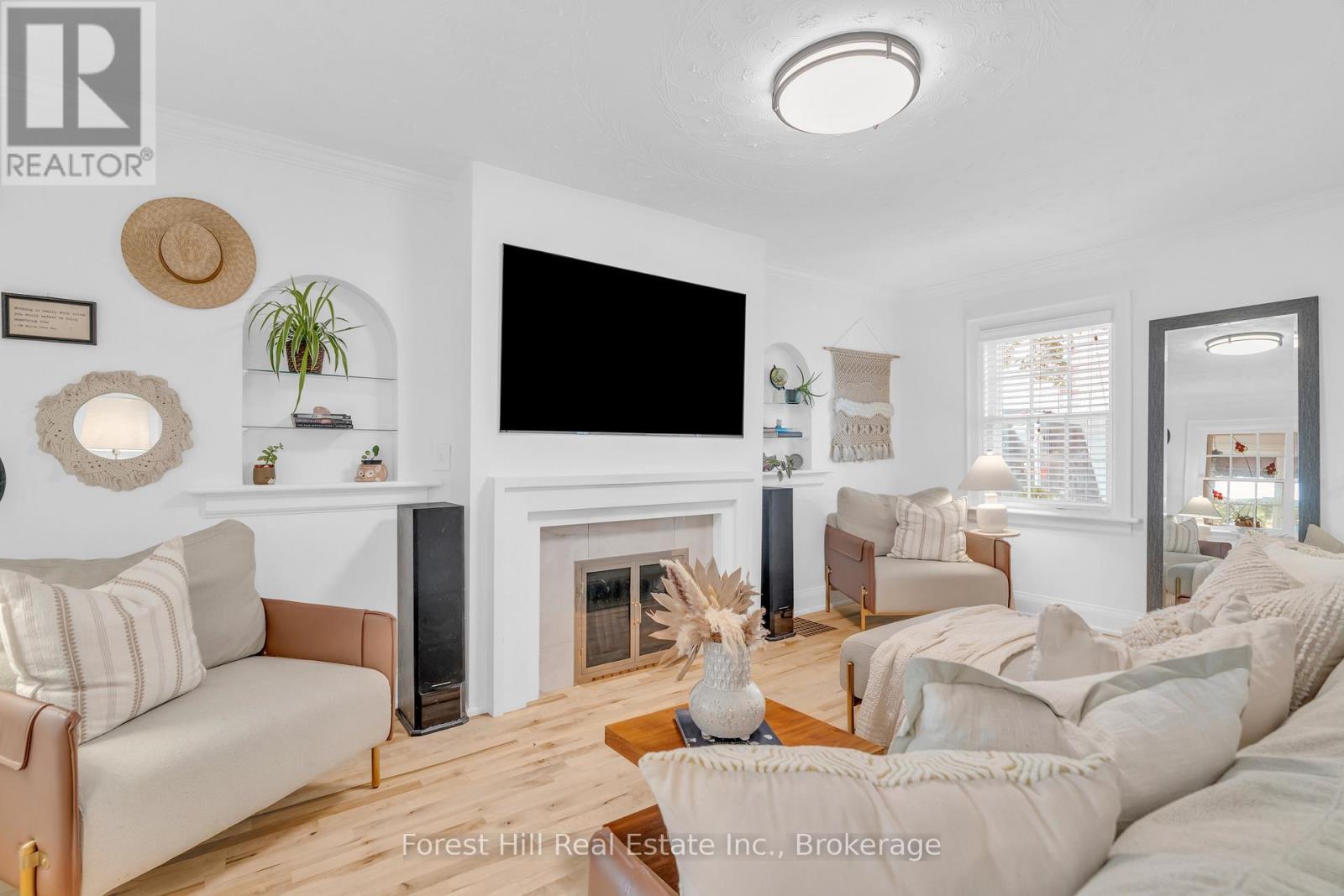 161 Herbert Street, Waterloo, ON - Indoor Photo Showing Living Room With Fireplace