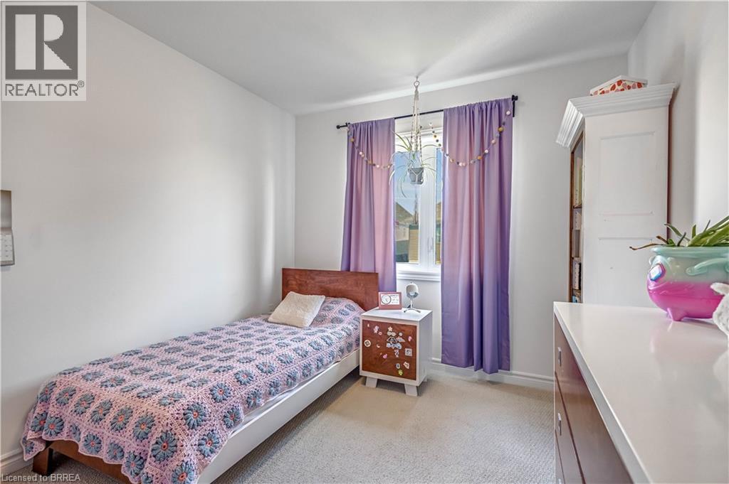 29 Bellhouse Avenue, Brantford, ON - Indoor Photo Showing Bedroom