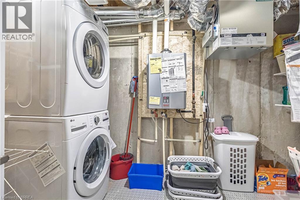 29 Bellhouse Avenue, Brantford, ON - Indoor Photo Showing Laundry Room