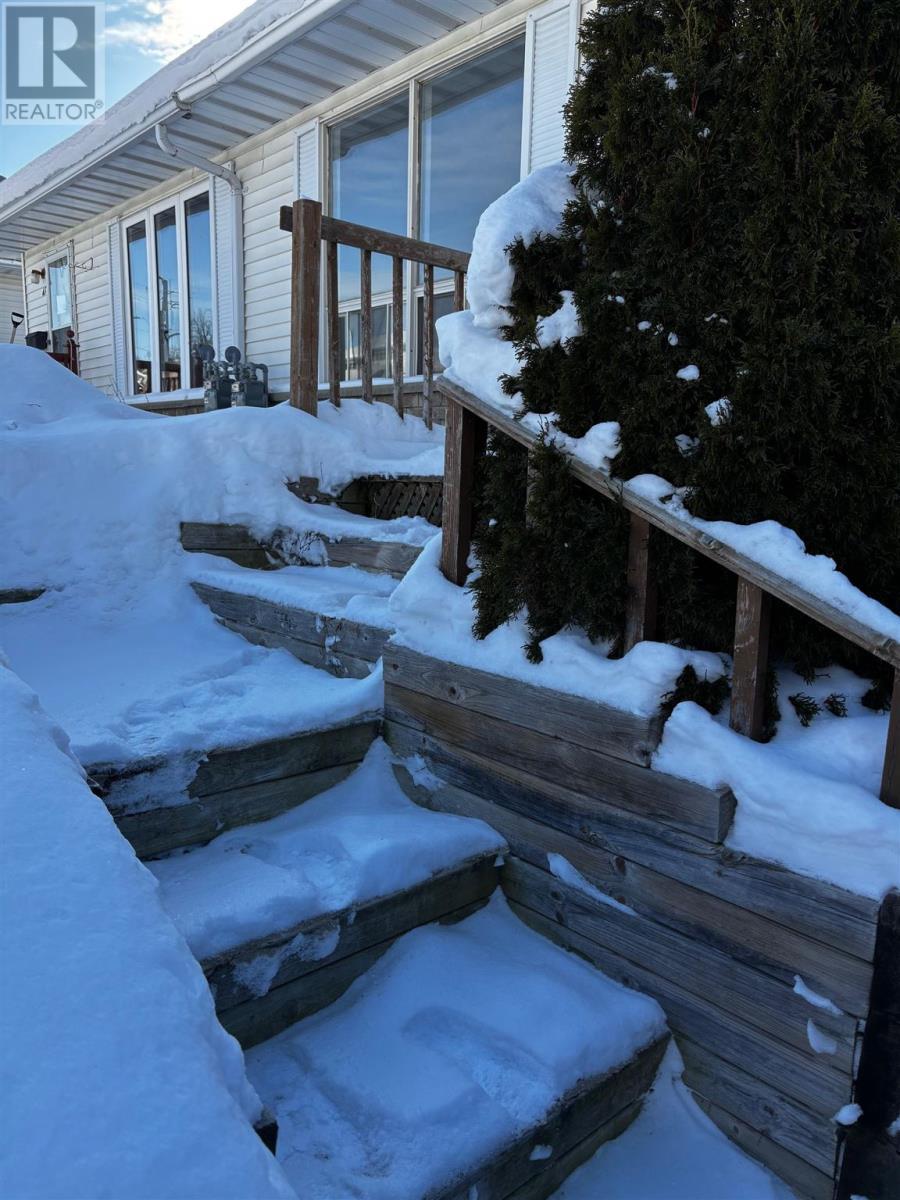 63 Frobel Dr, Elliot Lake, ON - Outdoor