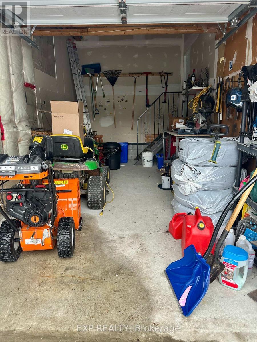 578 Highland Crescent, Brock (Beaverton), ON - Indoor Photo Showing Garage
