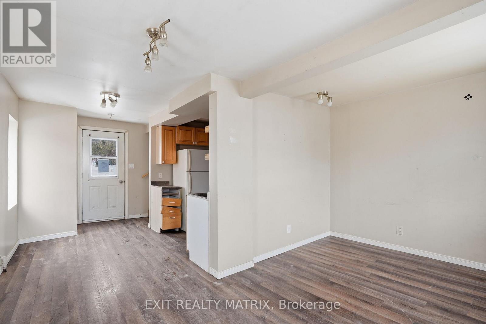 972 Main Street E, Hawkesbury, ON - Indoor