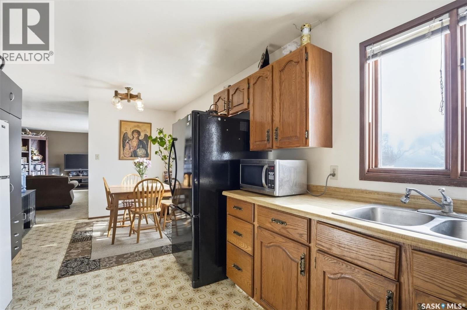 Lomaszkiewicz Acreage, Aberdeen Rm No. 373, SK - Indoor Photo Showing Kitchen With Double Sink