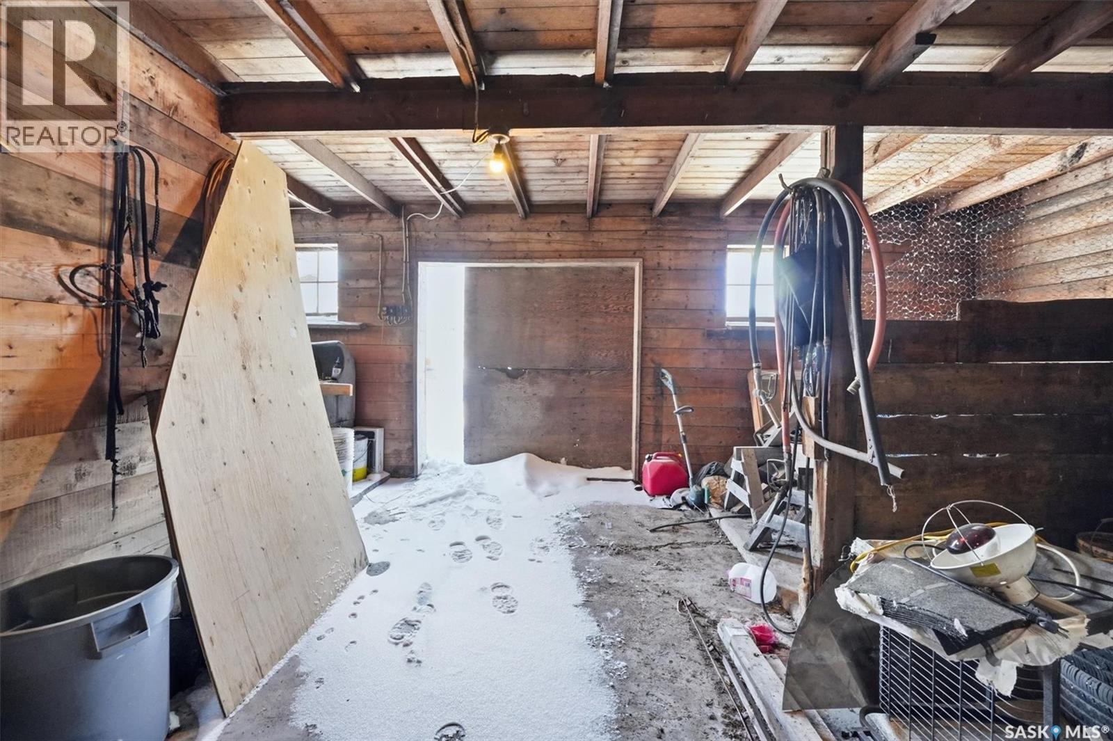 Lomaszkiewicz Acreage, Aberdeen Rm No. 373, SK - Indoor