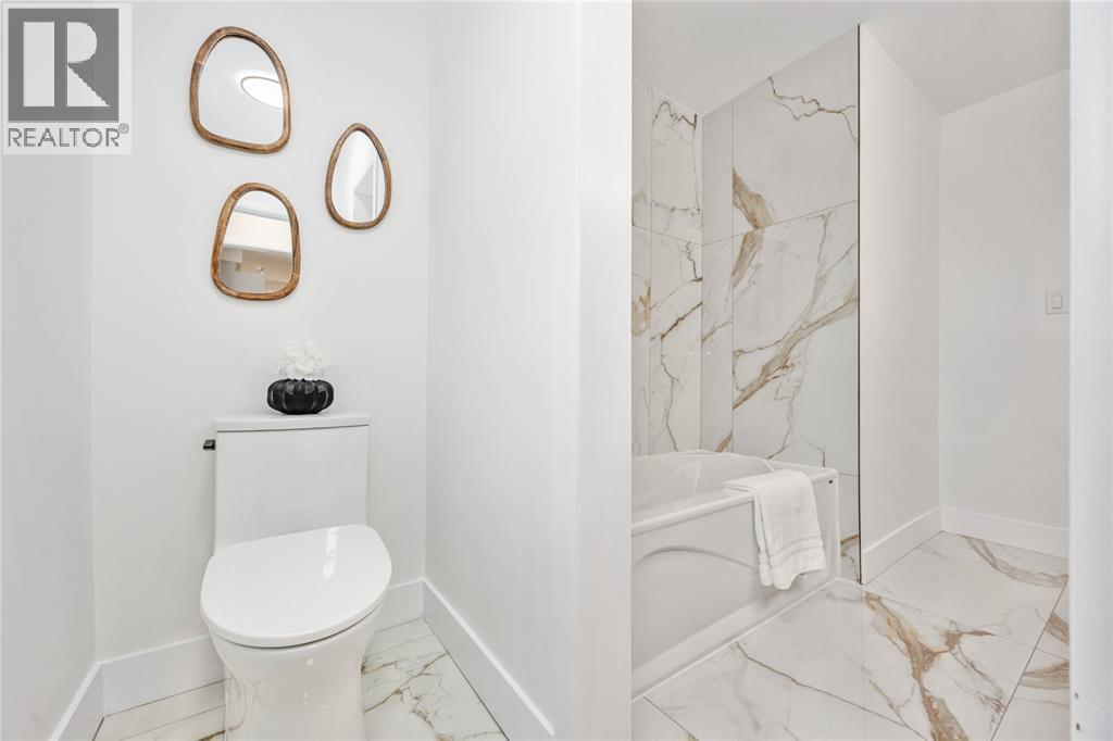 924 London Road, Sarnia, ON - Indoor Photo Showing Bathroom