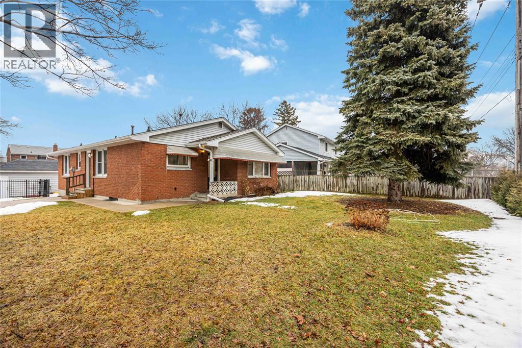 924 London Road, Sarnia, ON - Outdoor