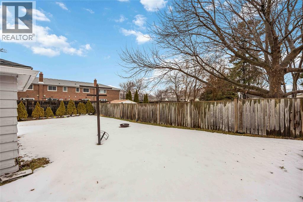 924 London Road, Sarnia, ON - Outdoor