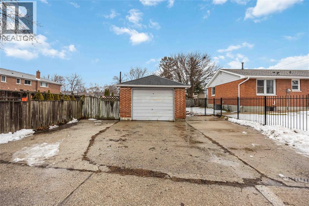 924 London Road, Sarnia, ON - Outdoor