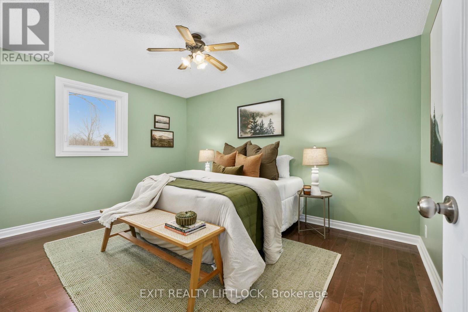 1018 Meadowview Road, Kawartha Lakes (Omemee), ON - Indoor Photo Showing Bedroom