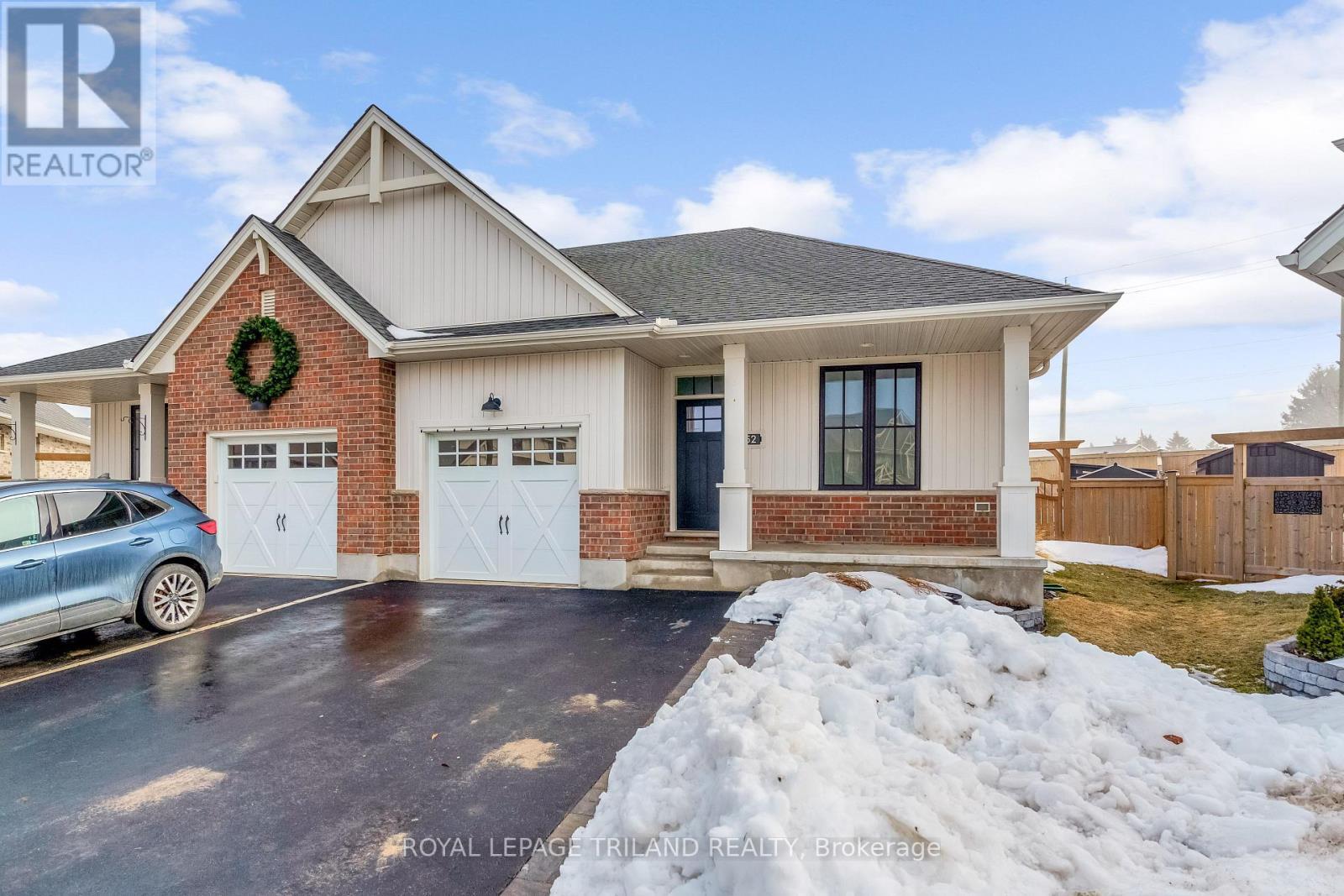 52 Charter Creek Court, St. Thomas, ON - Outdoor With Facade