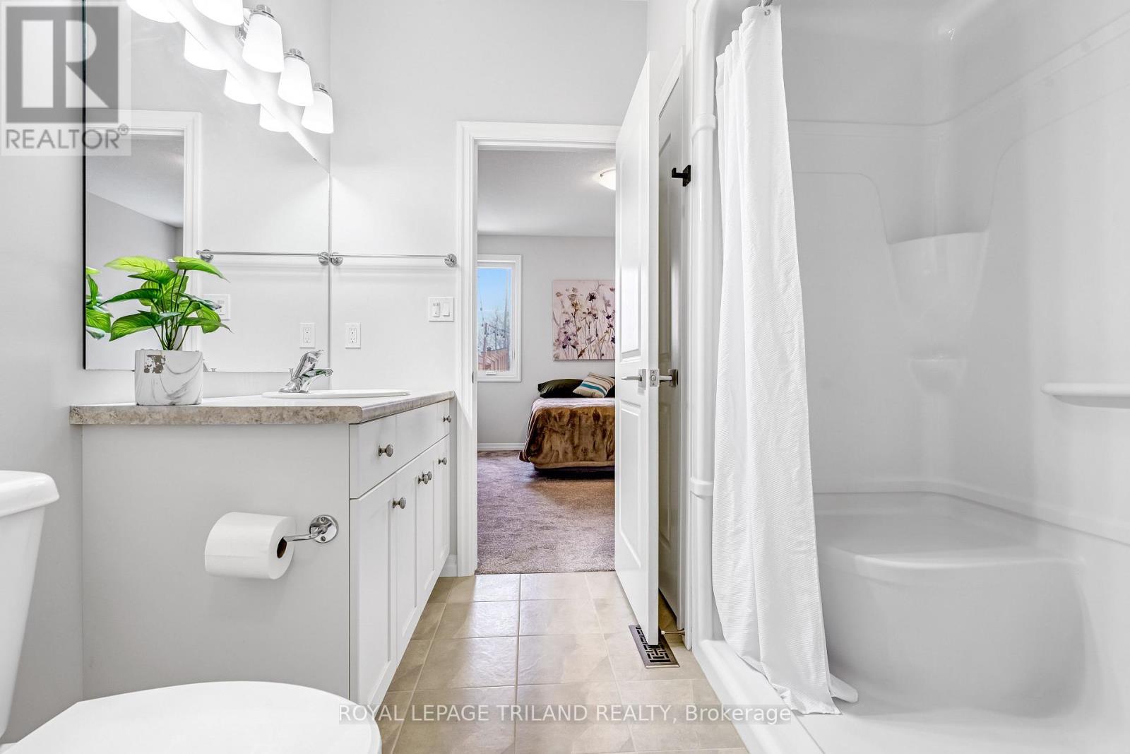 52 Charter Creek Court, St. Thomas, ON - Indoor Photo Showing Bathroom