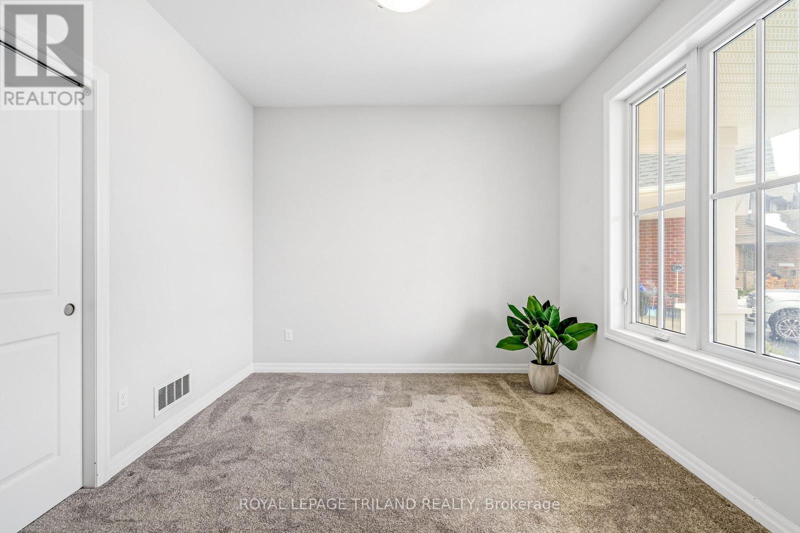 52 Charter Creek Court, St. Thomas, ON - Indoor Photo Showing Other Room