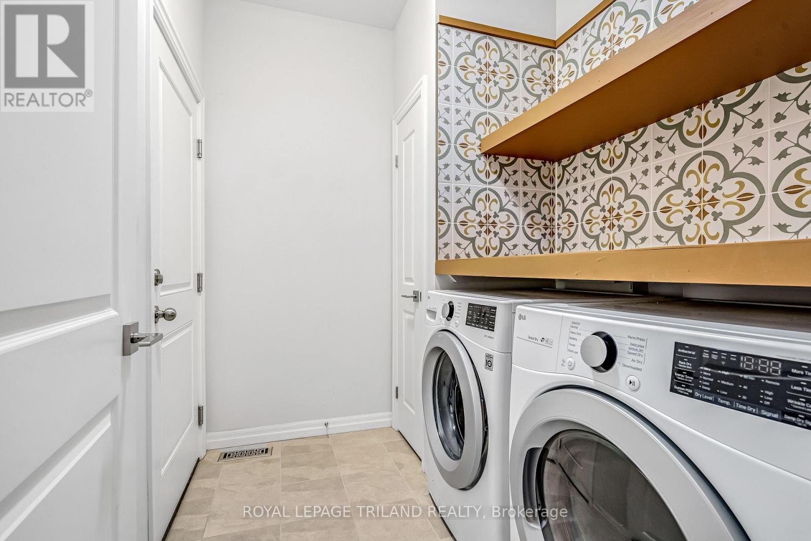 52 Charter Creek Court, St. Thomas, ON - Indoor Photo Showing Laundry Room