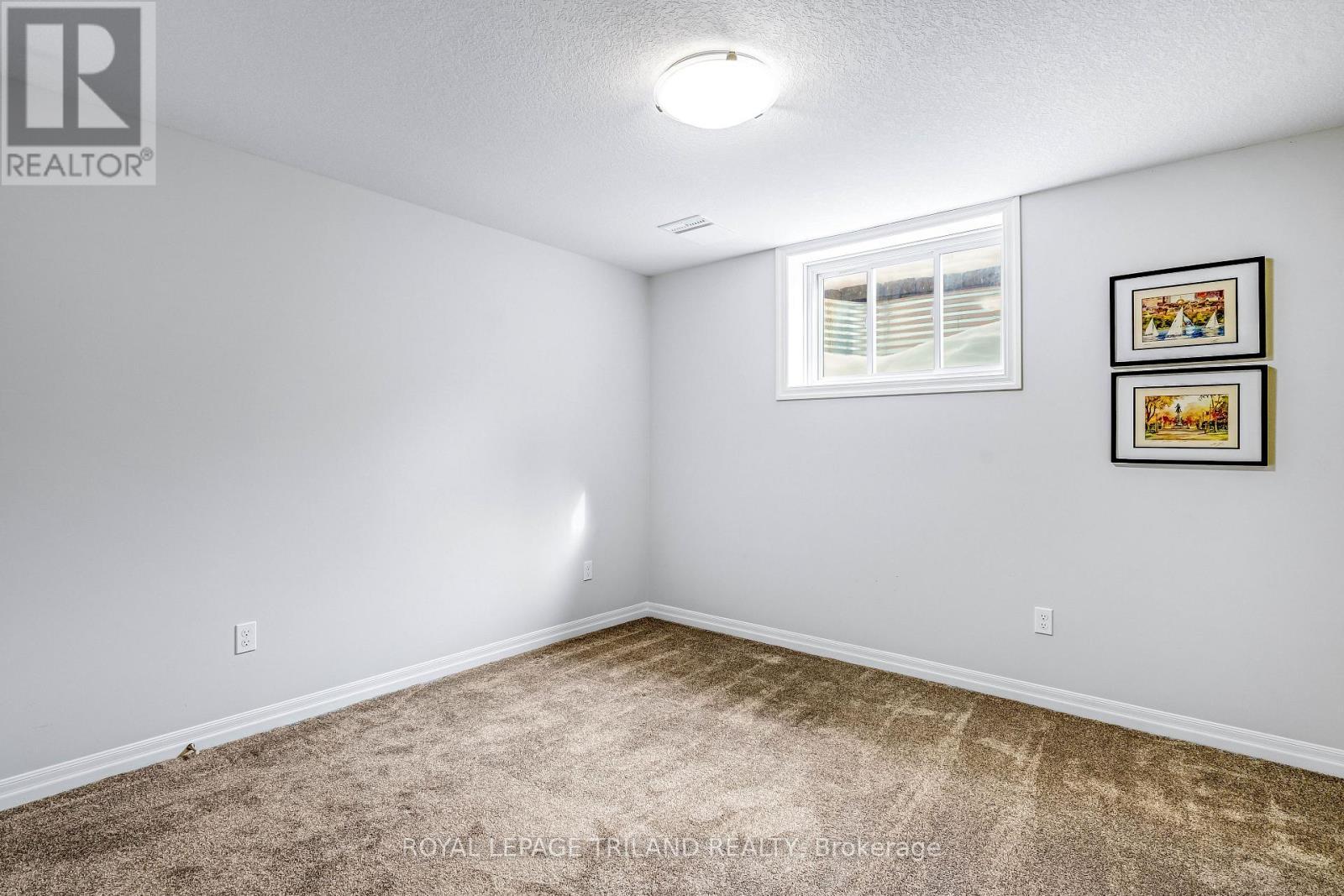 52 Charter Creek Court, St. Thomas, ON - Indoor Photo Showing Other Room