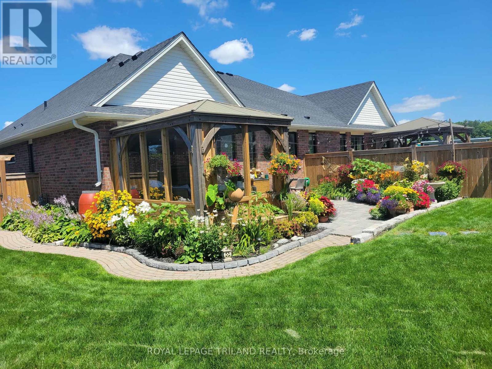 52 Charter Creek Court, St. Thomas, ON - Outdoor