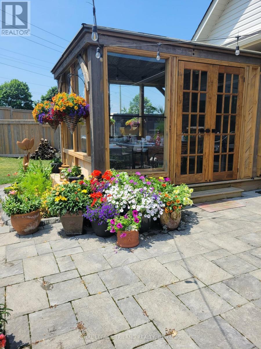 52 Charter Creek Court, St. Thomas, ON - Outdoor