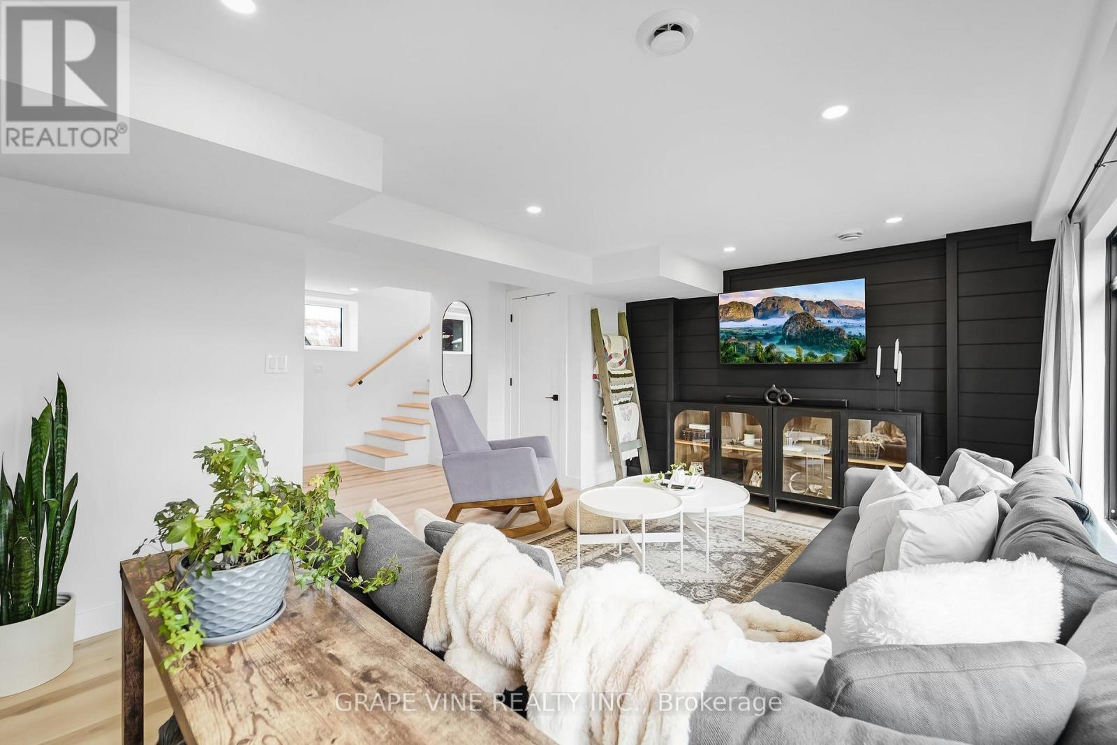 1671 County Rd 43 Road, North Grenville, ON - Indoor Photo Showing Other Room