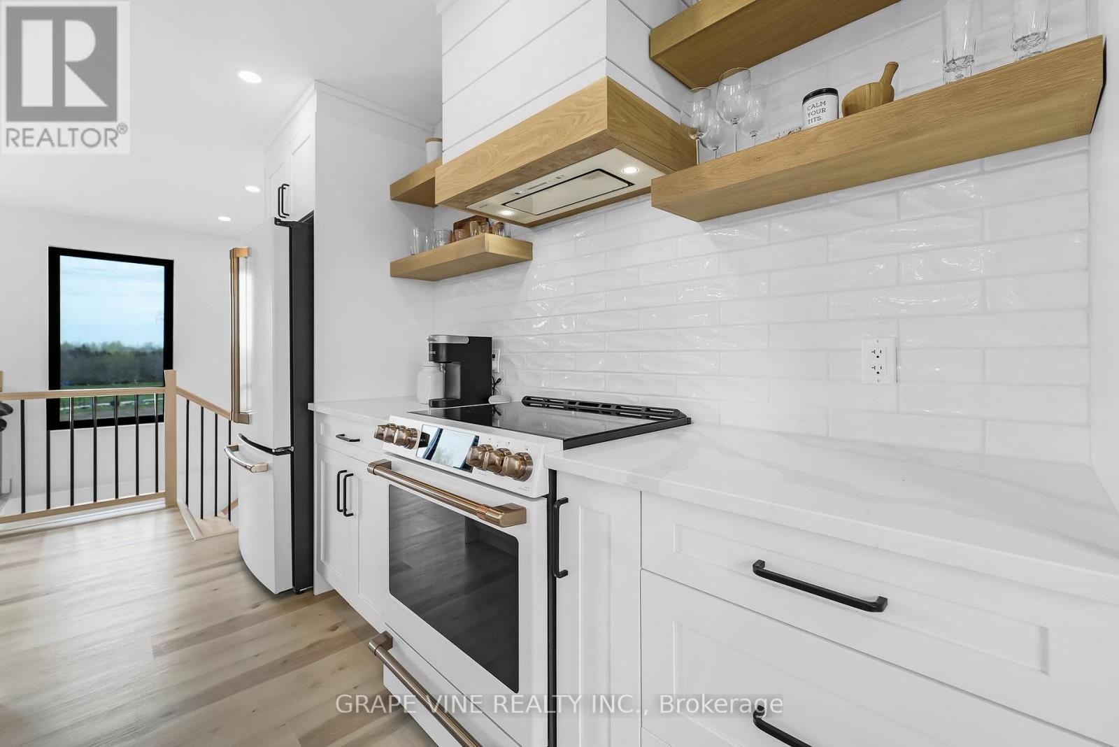 1671 County Rd 43 Road, North Grenville, ON - Indoor Photo Showing Kitchen With Upgraded Kitchen