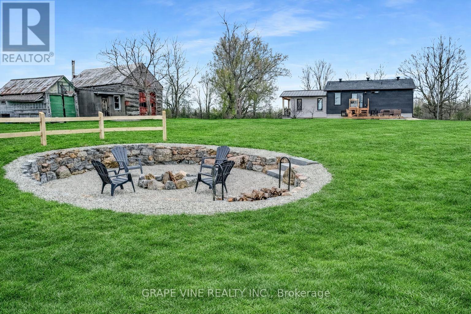 1671 County Rd 43 Road, North Grenville, ON - Outdoor