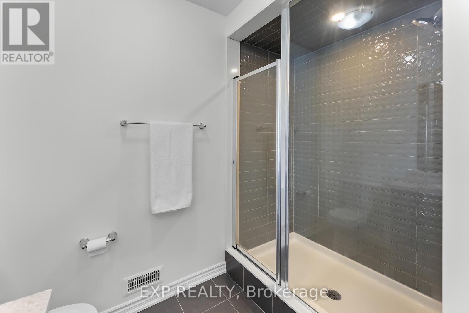 229 Vanilla Trail, Thorold (Rolling Meadows), ON - Indoor Photo Showing Bathroom