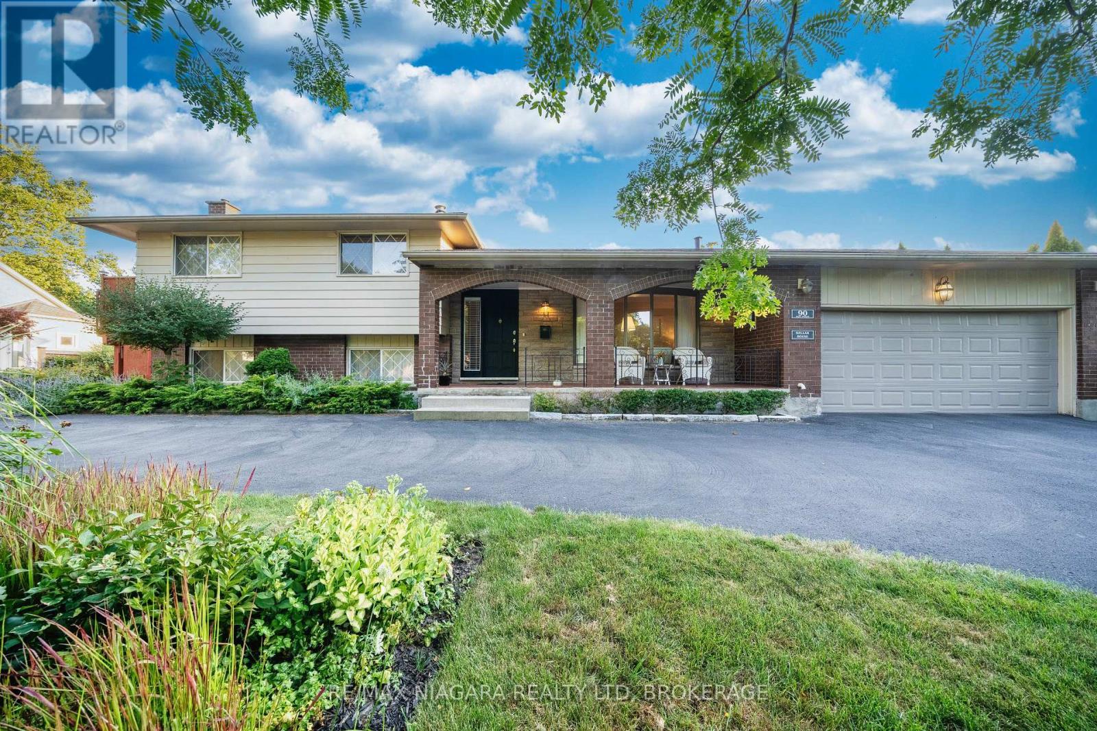 90 Mary Street, Niagara-On-The-Lake (Town), ON - Outdoor With Facade