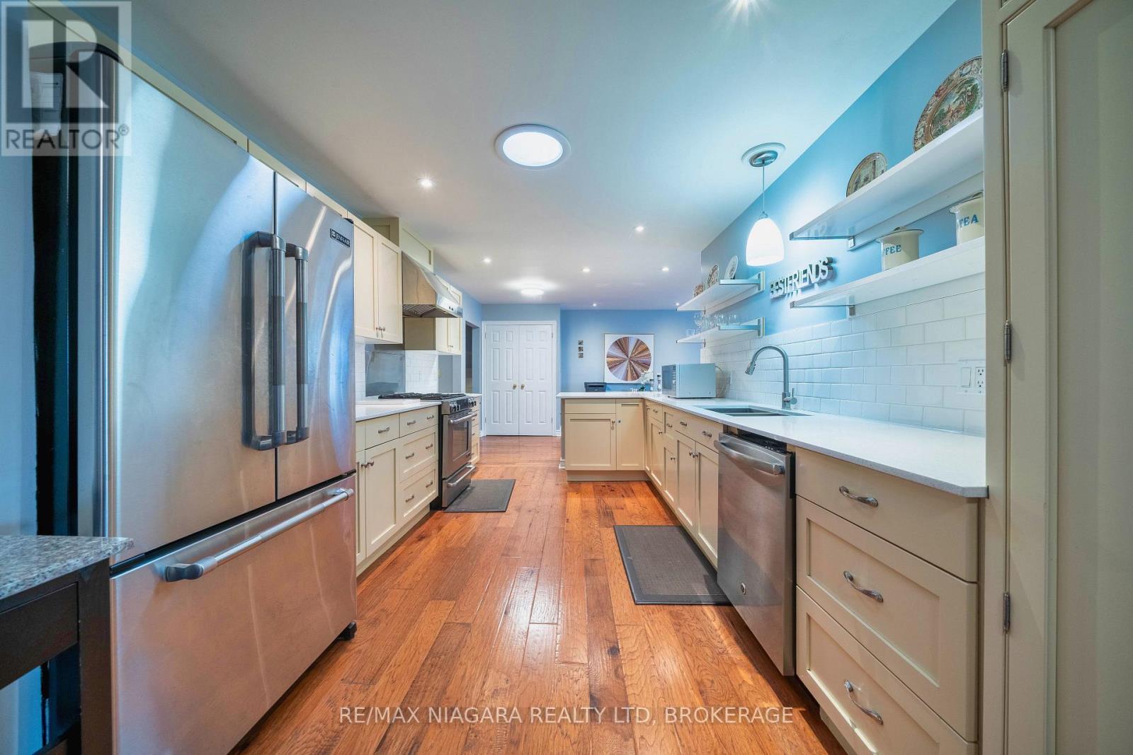 90 Mary Street, Niagara-On-The-Lake (Town), ON - Indoor Photo Showing Kitchen