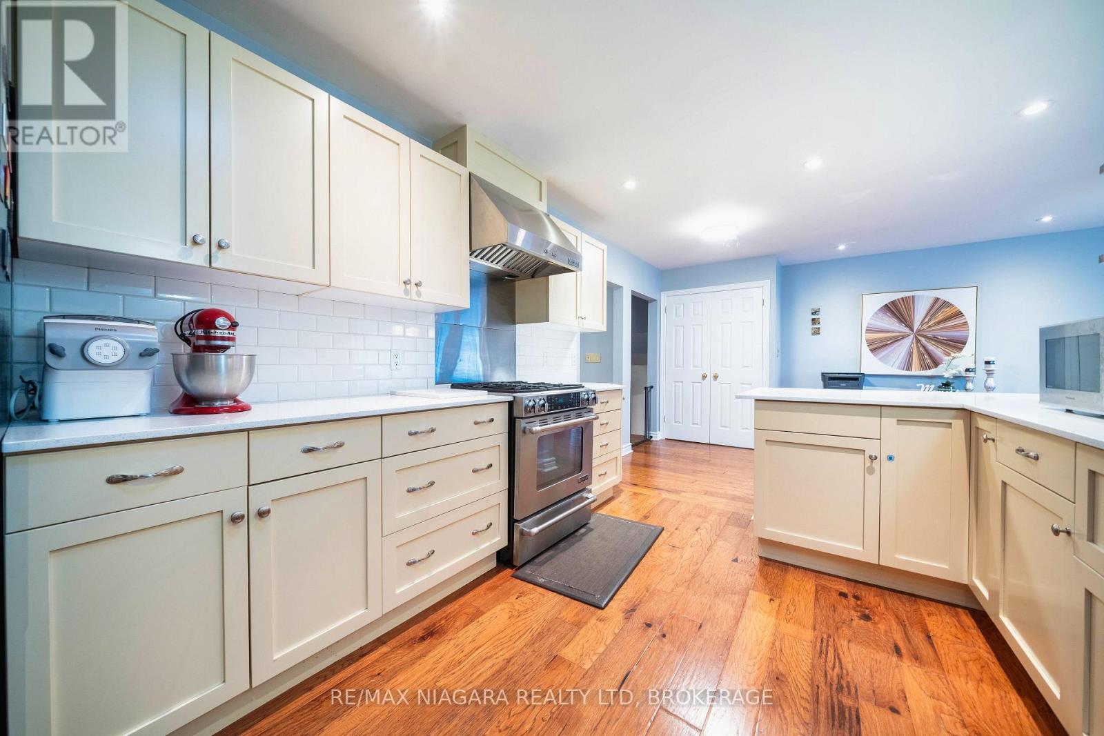 90 Mary Street, Niagara-On-The-Lake (Town), ON - Indoor Photo Showing Kitchen
