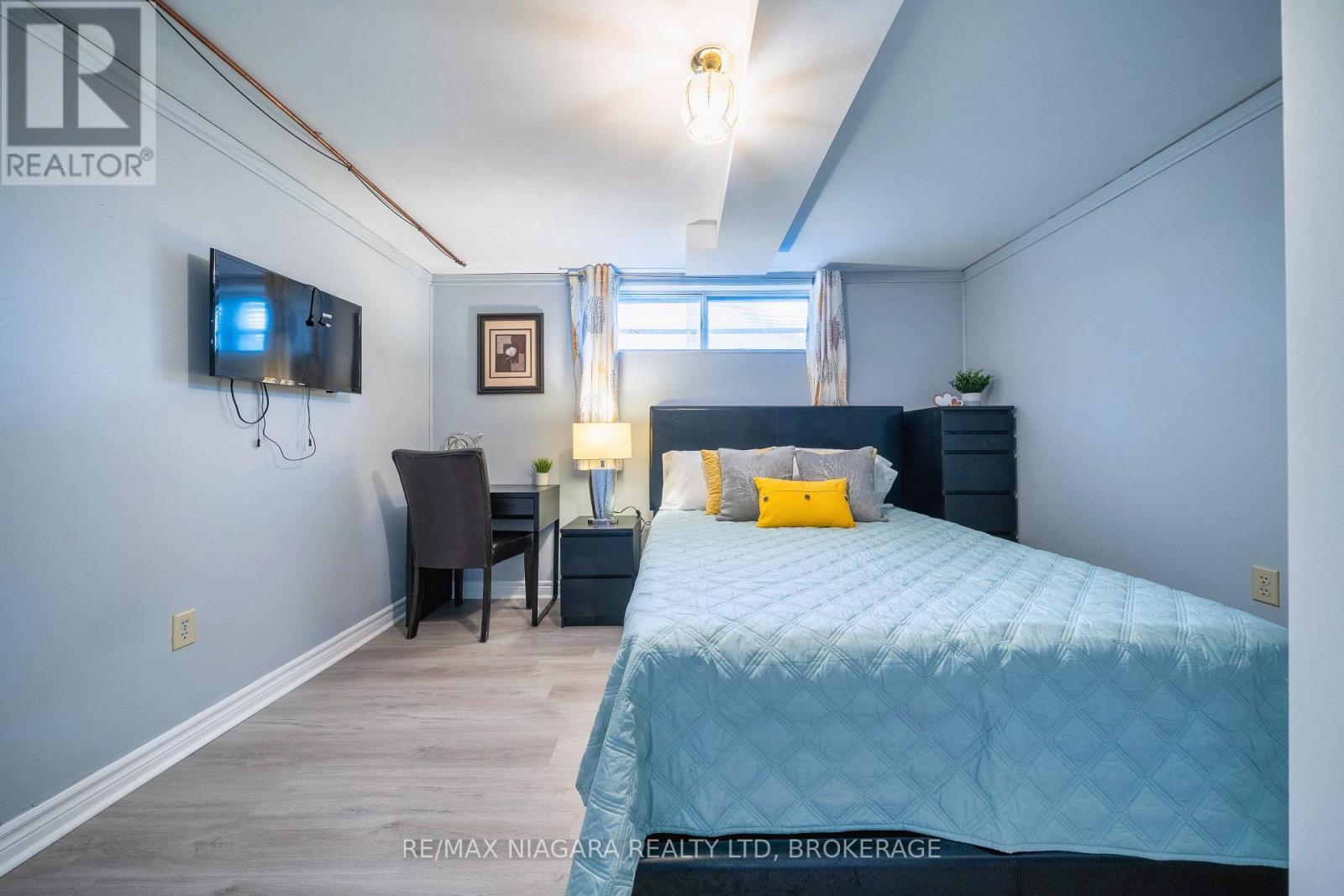 90 Mary Street, Niagara-On-The-Lake (Town), ON - Indoor Photo Showing Bedroom