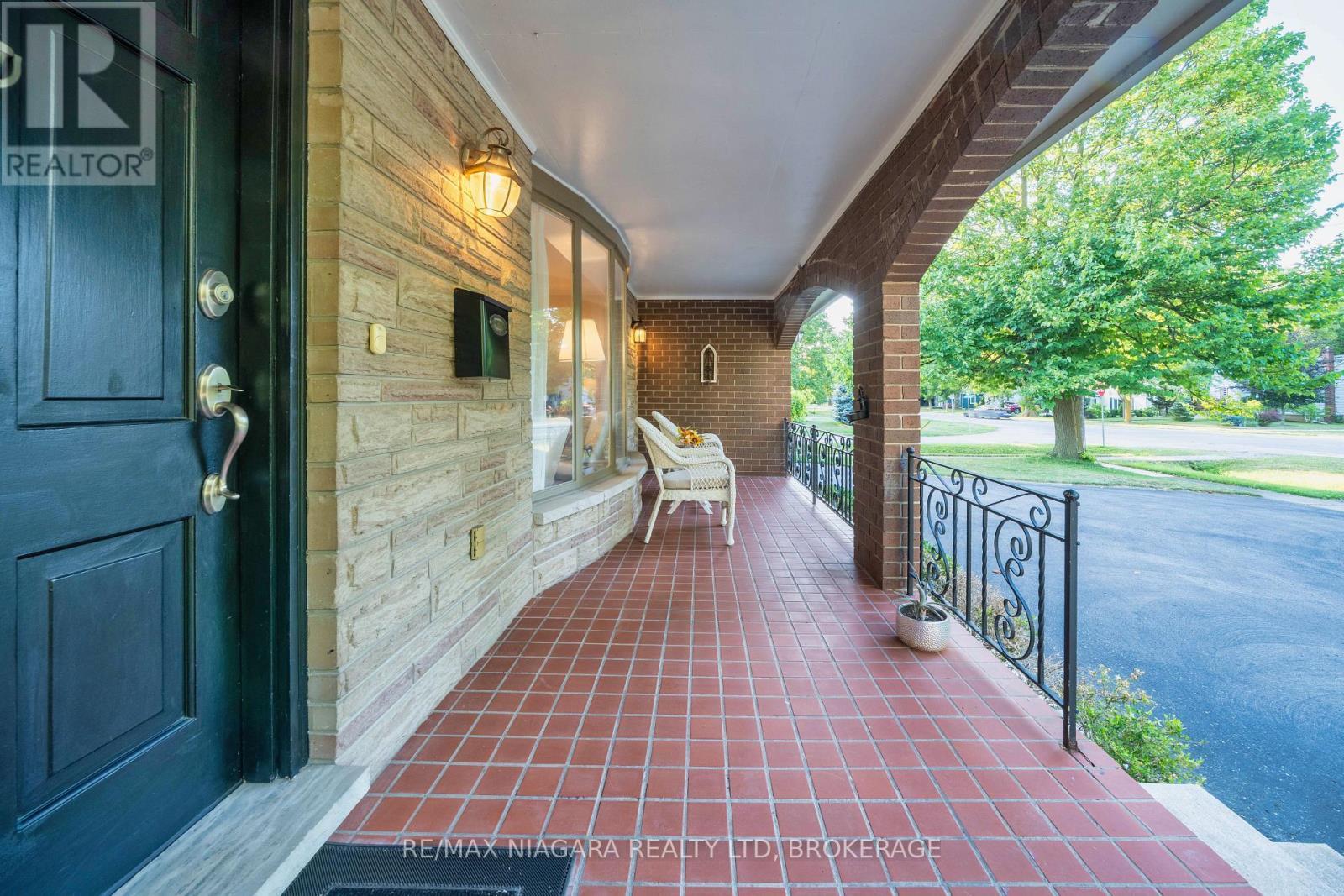 90 Mary Street, Niagara-On-The-Lake (Town), ON - Outdoor With Exterior