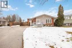 929 Assiniboine CRESCENT Sarnia, ON N7T 7N7