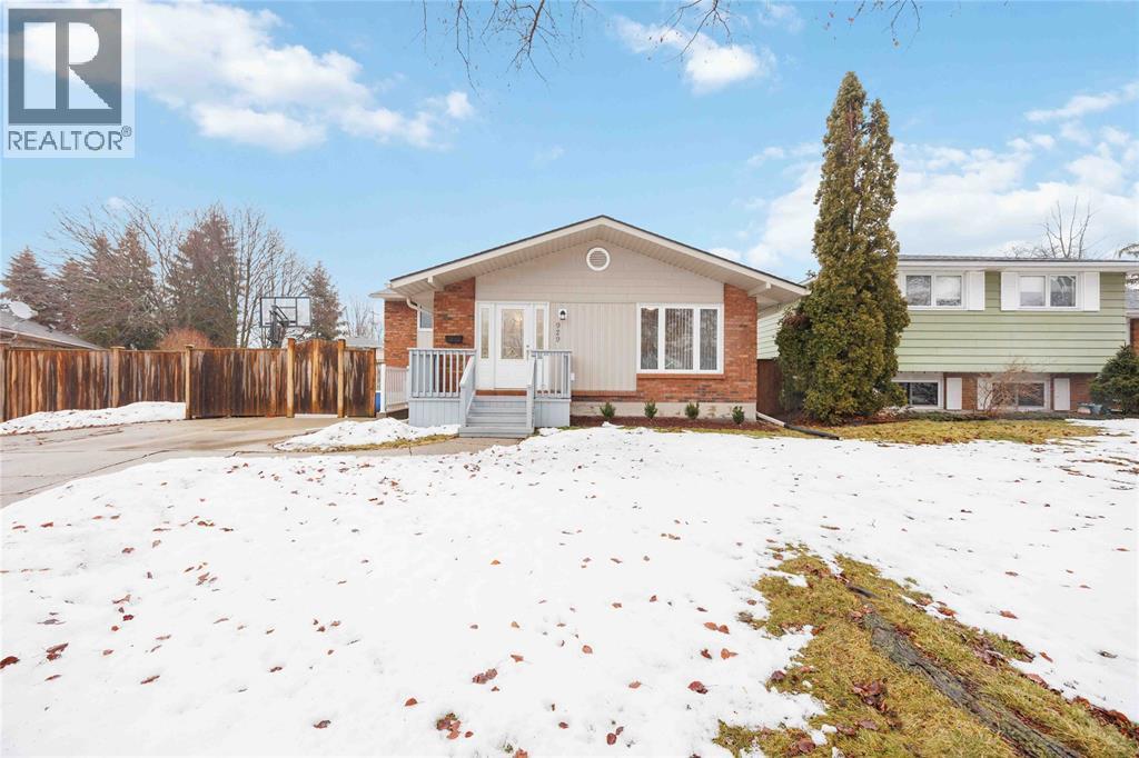929 Assiniboine Crescent, Sarnia, ON - Outdoor